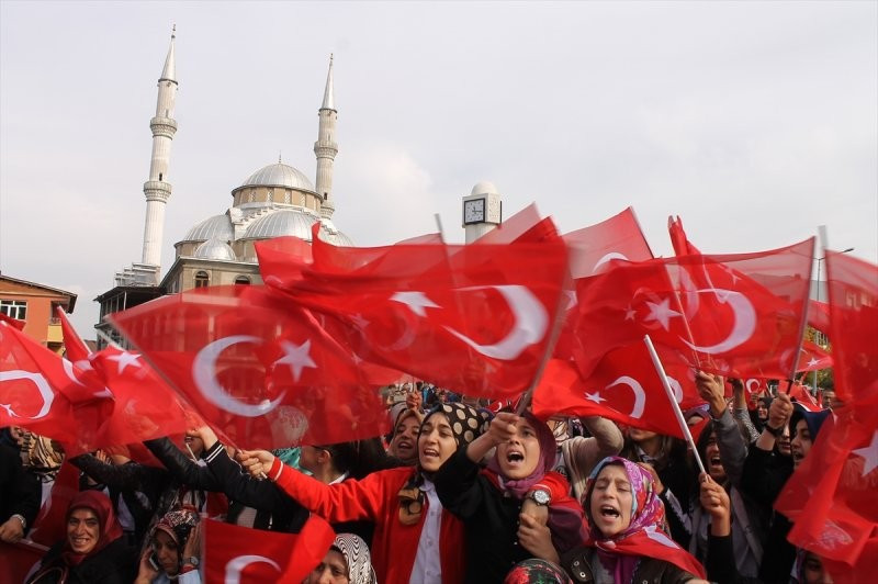 Bingöl'de binlerce kişi sokağa döküldü! - Resim: 2