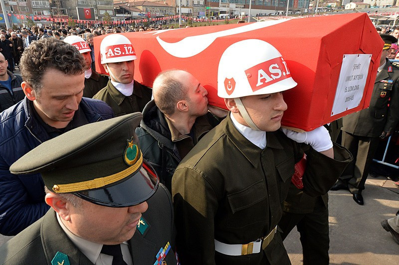 El Bab şehidinin cenazesinde mahşeri kalabalık! - Resim: 3