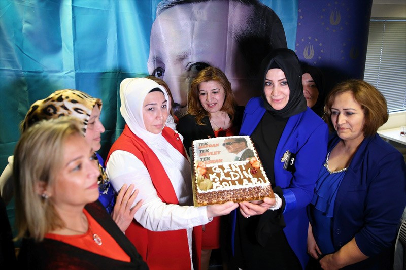 Gurbetçiler referandum sonuçlarını çılgınca kutladı - Resim: 1