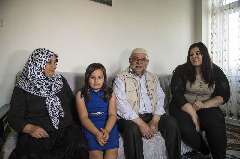 Kitabı yırttığı için hüngür hüngür ağlamıştı şimdi gülüyor - Resim: 1