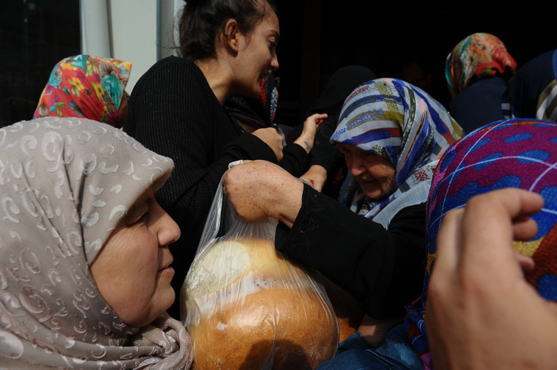 15 kilometre uzaktan gelen var 1 liraya satılıyor - Resim: 2