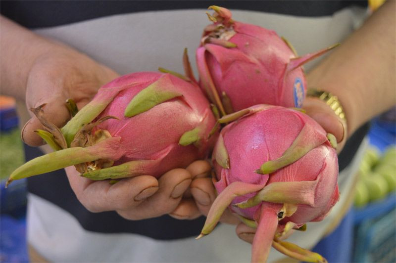 Pazara gelenler ilk kez böyle bir meyve gördü şekli fiyatı ve tadı şaşırttı - Resim: 1