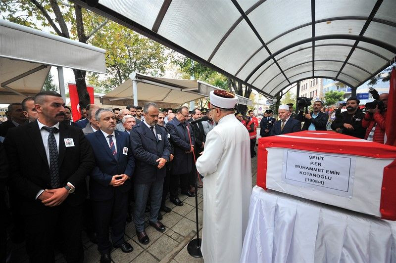 Bursalı şehit gözyaşlarıyla son yolculuğuna uğurlandı - Resim: 3