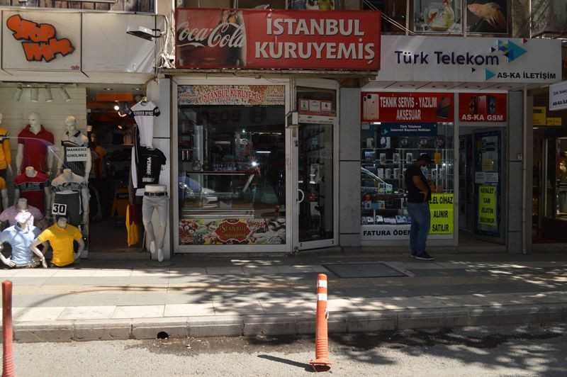 Koronavirüslü bakkal iş yerinde yakalandı polise 'adam mı öldürdüm' dedi - Resim: 1