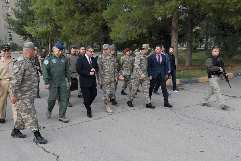 Hulusi Akar sınır birliklerinde böyle karşılandı - Resim: 3