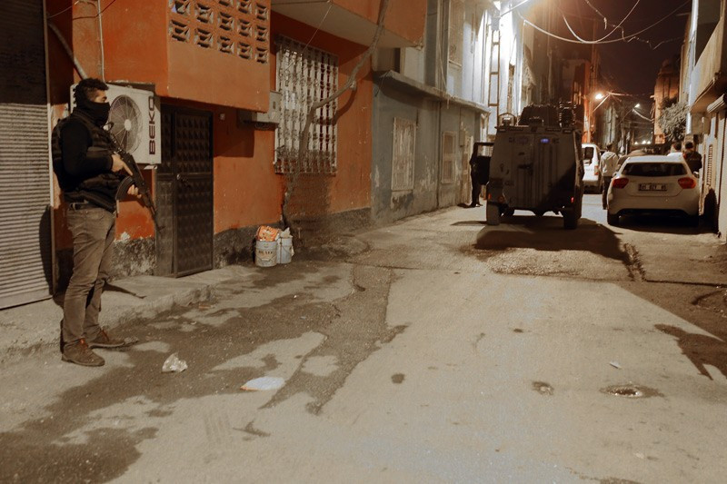 Adana'da sabaha karşı terör operasyonu gözaltılar var - Resim: 1