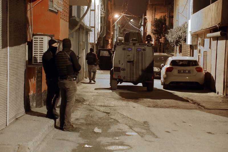 Adana'da sabaha karşı terör operasyonu gözaltılar var - Resim: 4