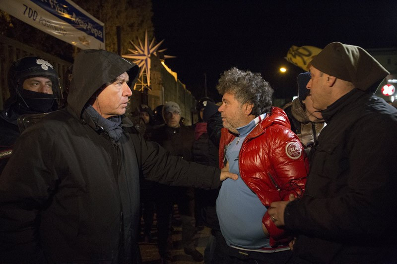 İtalya'da referanduma doğru 'hayır'cılar gösteri yaptı - Resim: 2