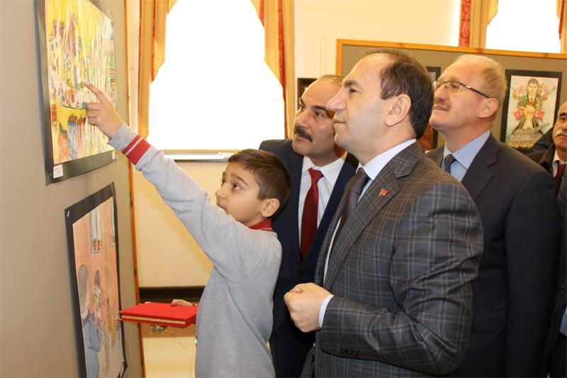 Yırtık kabanlı öğrencinin fedakarlığına bakın! - Resim: 4