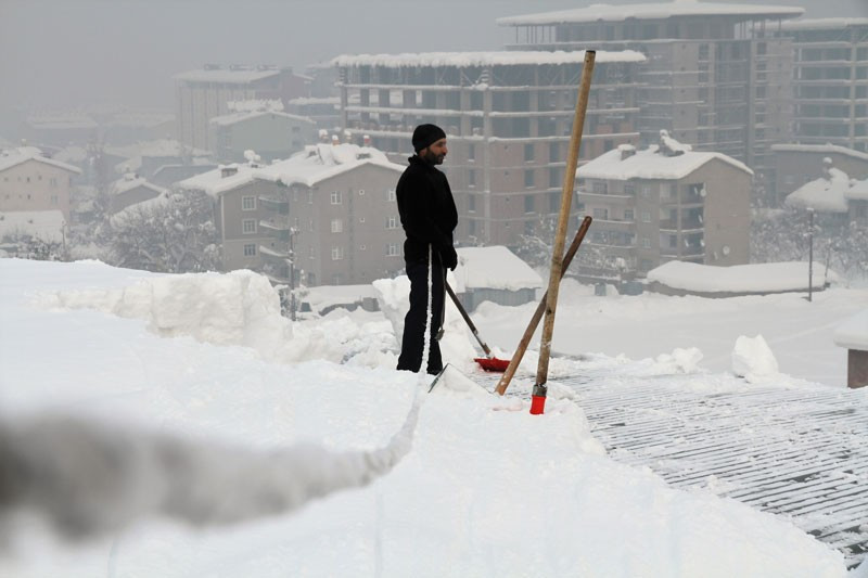 Tehlikeli kar temizliği güvenlik önlemi sadece ip! - Resim: 2