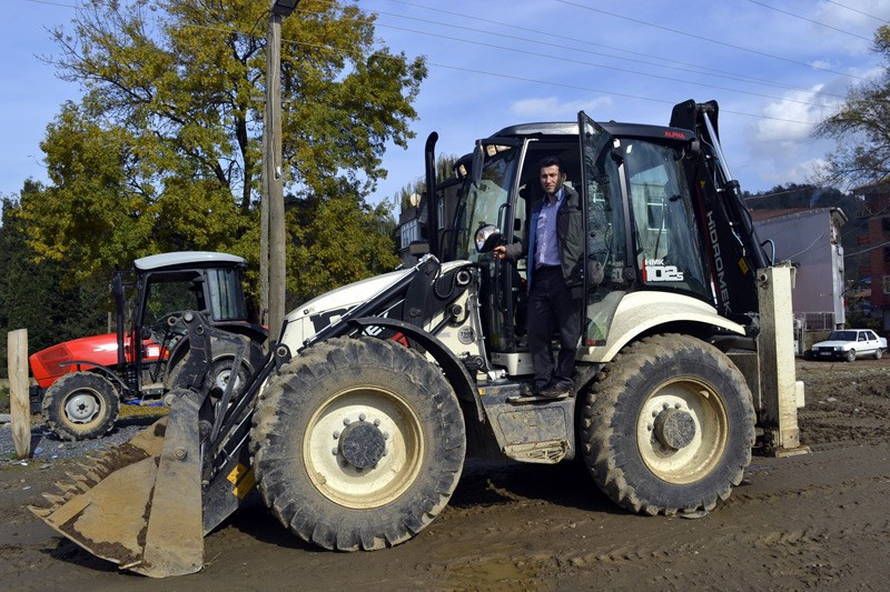 Hem imamlık yapıyor hem de - Resim: 2