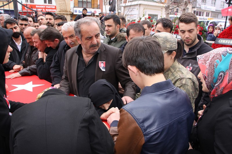 Şehidin cenazesi doğum gününde toprağa verildi - Resim: 3