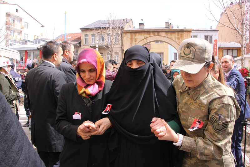 Şehidin cenazesi doğum gününde toprağa verildi - Resim: 4