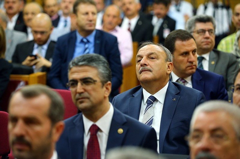 MHP grup toplantısında gözler üzerindeydi bakın nerede oturdu! - Resim: 4