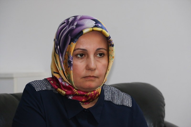 Direksiyona yapışan anne askeri şaşkına çevirdi - Resim: 1