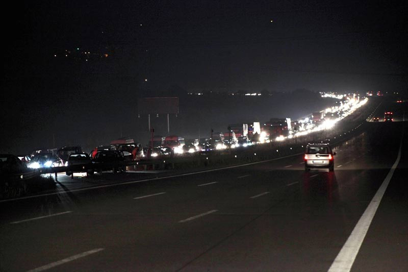 TEM otoyolunda sürücülerin bayram çilesi - Resim: 3