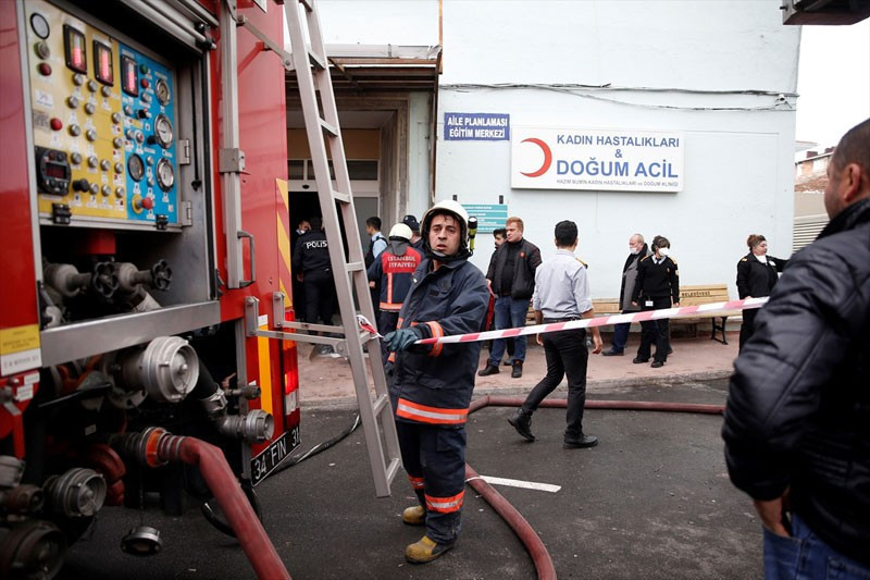 Şişli Eftal Hastanesi'nde yangın olay yerinden ilk görüntüler - Resim: 1
