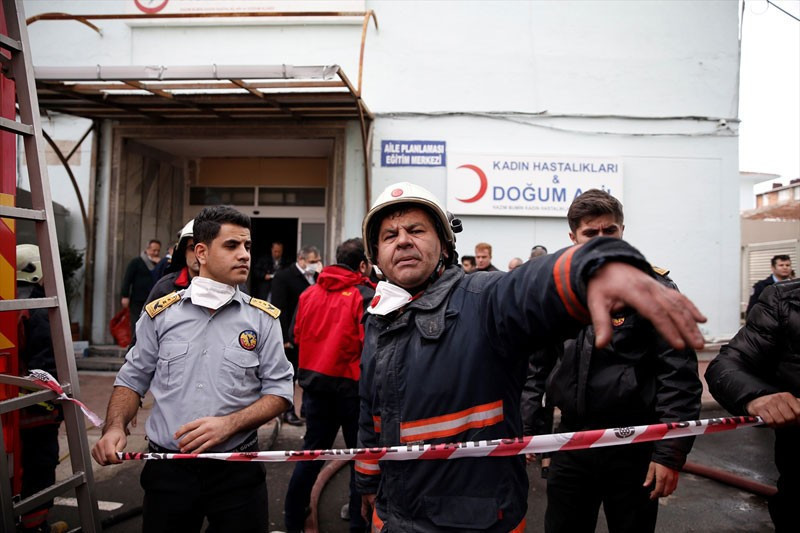 Şişli Eftal Hastanesi'nde yangın olay yerinden ilk görüntüler - Resim: 3
