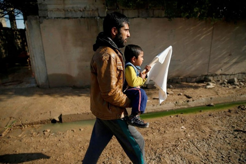 Öldürdüğü terörist ile selfie çekildi! Reuters görüntüledi - Resim: 4