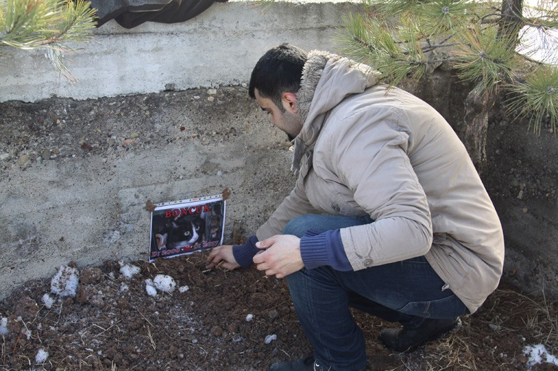 Aile kabristanına bakın kimi gömdü! - Resim: 2