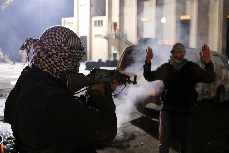 Bordo Bereliler Suriye'de 'çöl imamının' peşinde  - Resim: 2