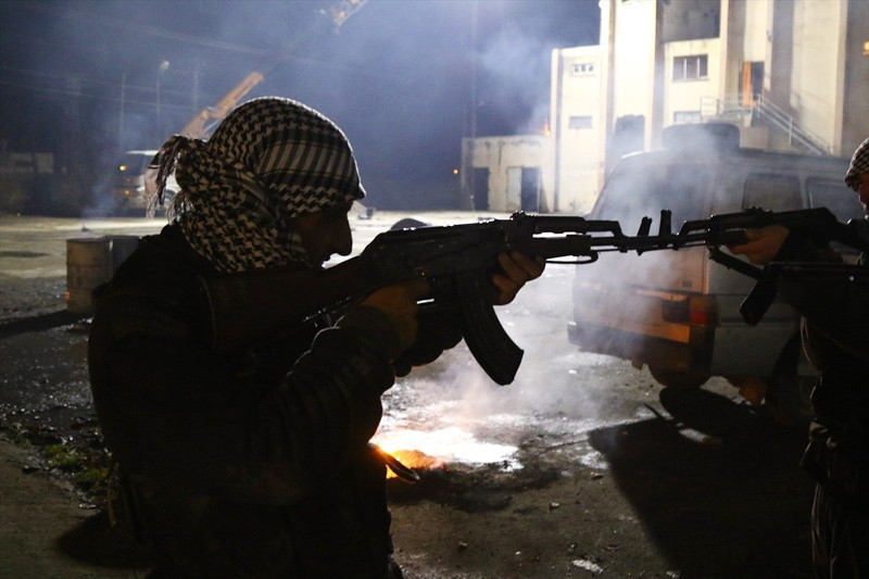 Bordo Bereliler Suriye'de 'çöl imamının' peşinde  - Resim: 3