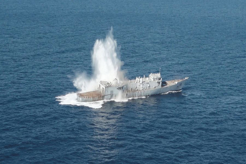 Güdümlü füzelerle gemi batırıldı TSK paylaştı - Resim: 2