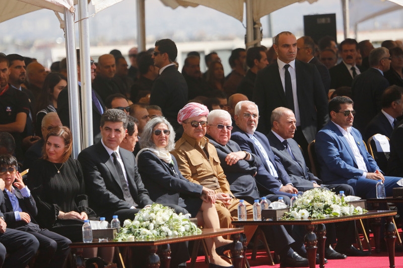 Talabani'nin cenazesinde Barzani böyle görüntülendi - Resim: 3