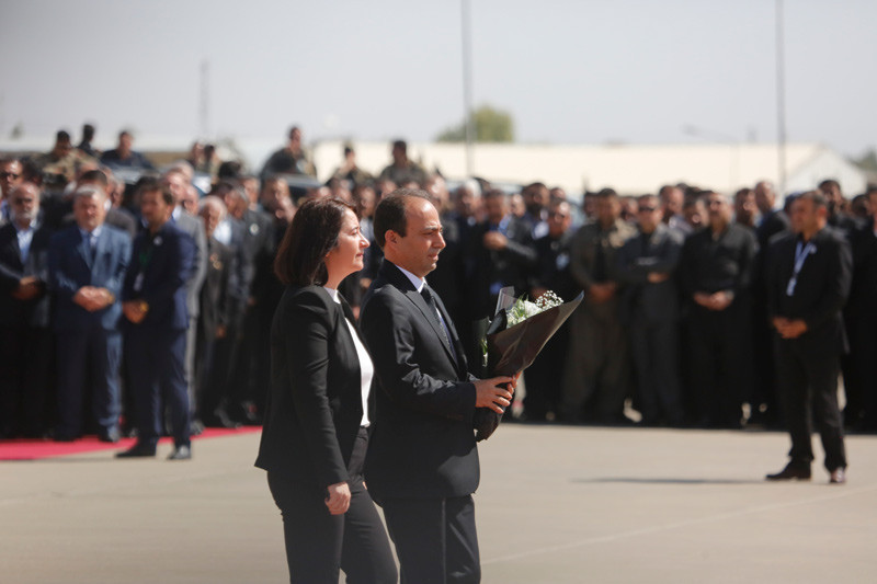 Talabani'nin cenazesinde Barzani böyle görüntülendi - Resim: 4