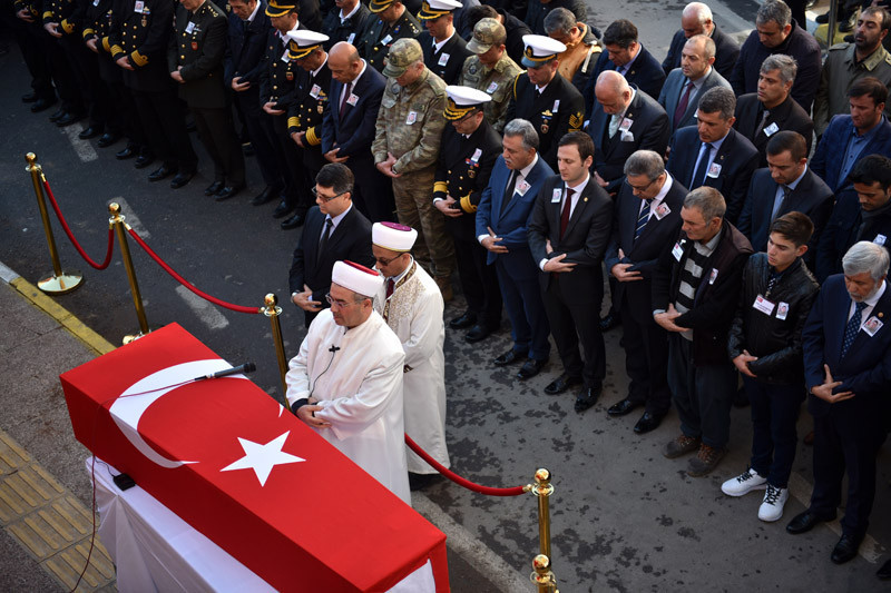 Mersin şehidine ağladı 10 gün sonraya planı vardı - Resim: 4
