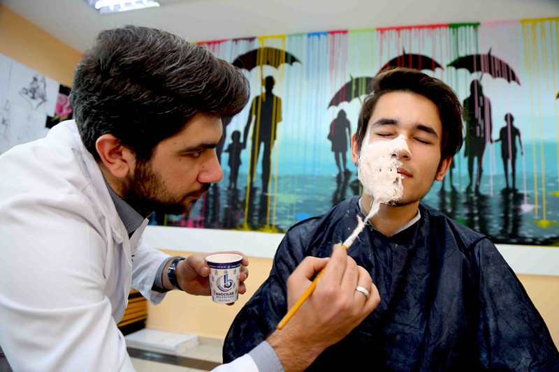 Bağcılar'da gençlerden 'fantastik makyaj' - Resim: 1