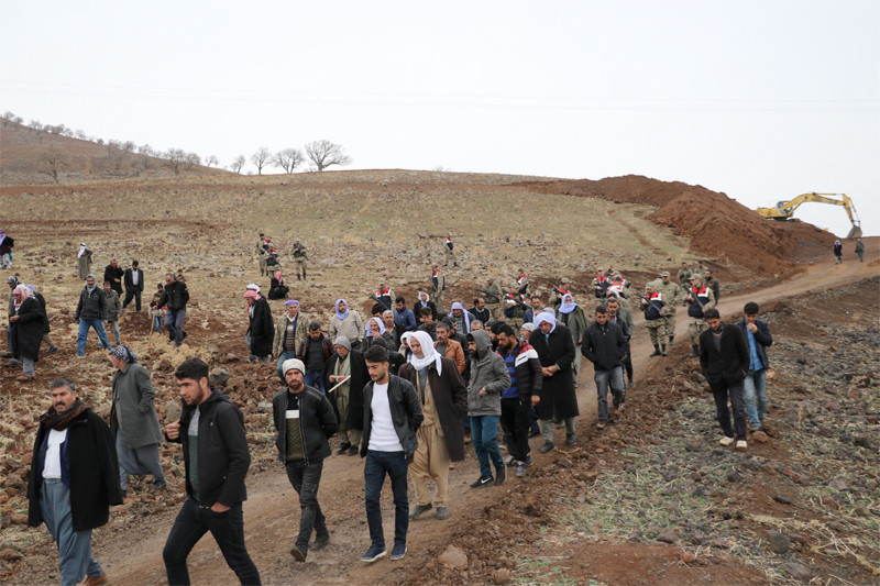 Mezarlarını yerinde bulamayan köylülerin korkunç iddiası - Resim: 1