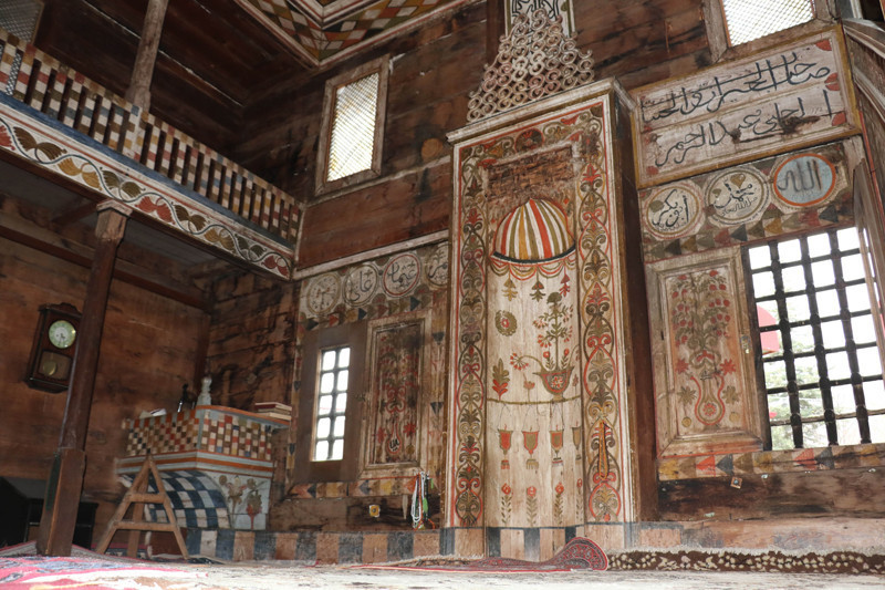 4 asırdır mihrabında bal yetiştirilen cami - Resim: 3