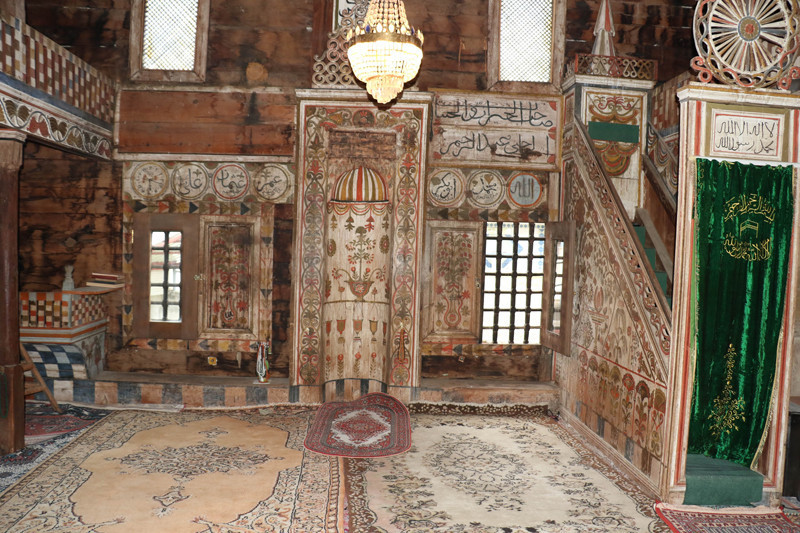 4 asırdır mihrabında bal yetiştirilen cami - Resim: 4