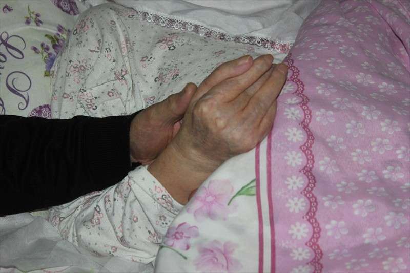 Trabzonlu Fuat dedenin yatalak eşine olan aşkına bakın - Resim: 3