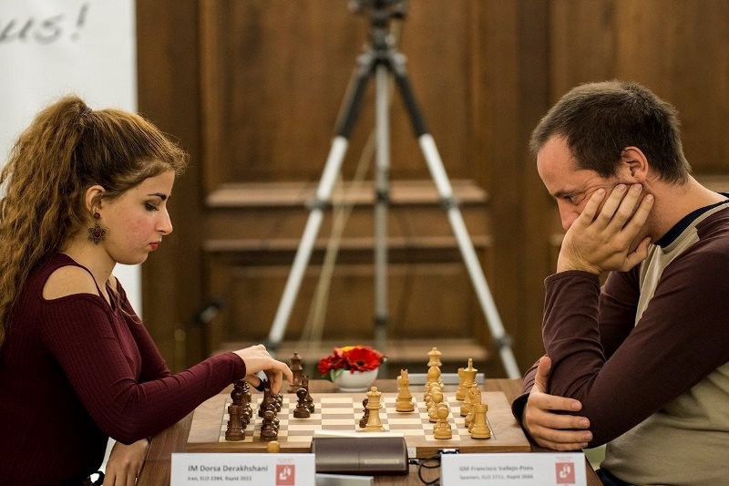 Başörtüsü takmadığı için milli takımdan çıkarıldı - Resim: 3