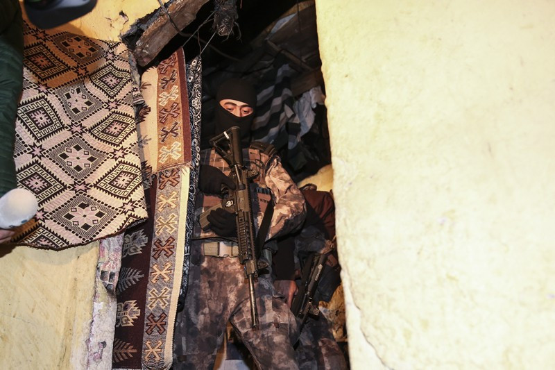 Şişli'de 40 adrese uyuşturucu baskını - Resim: 4