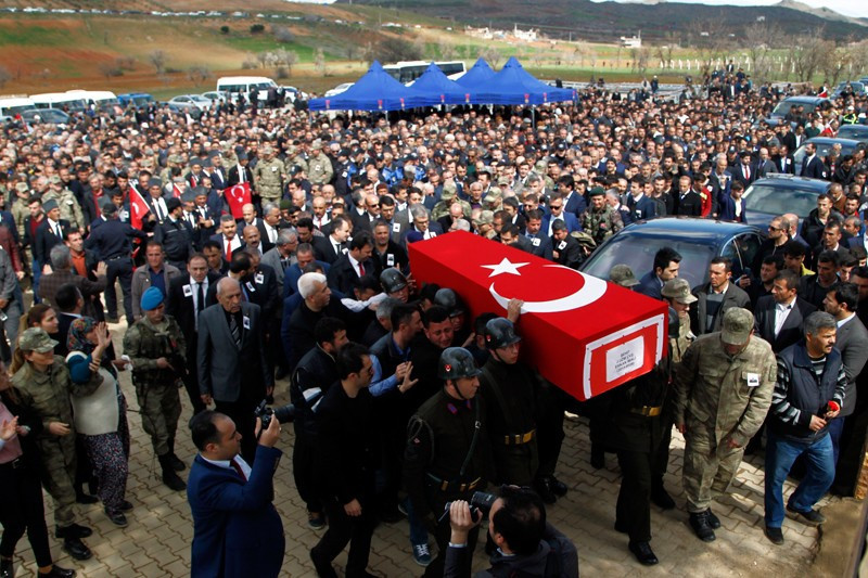 Abisi cenazede söyledi! Şehit olmasaydı 20 gün sonra - Resim: 2