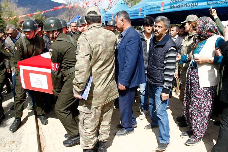 Abisi cenazede söyledi! Şehit olmasaydı 20 gün sonra - Resim: 3