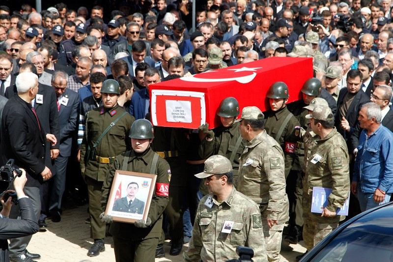 Abisi cenazede söyledi! Şehit olmasaydı 20 gün sonra - Resim: 4