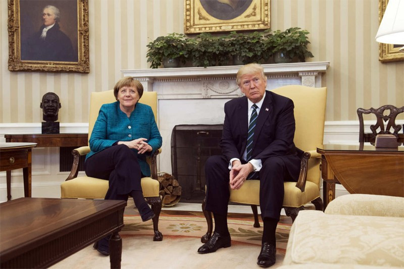 Merkel'in zor anları Trump tweet atmak zorunda kaldı! - Resim: 1
