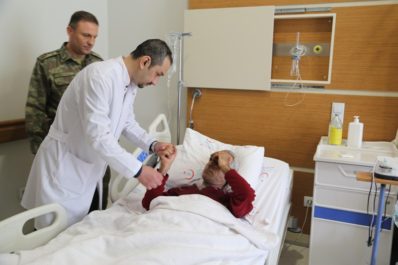 Hatay'da tedavisi süren Suriyeli pilotu sevindiren telefon - Resim: 1