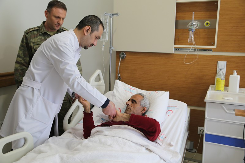 Hatay'da tedavisi süren Suriyeli pilotu sevindiren telefon - Resim: 2