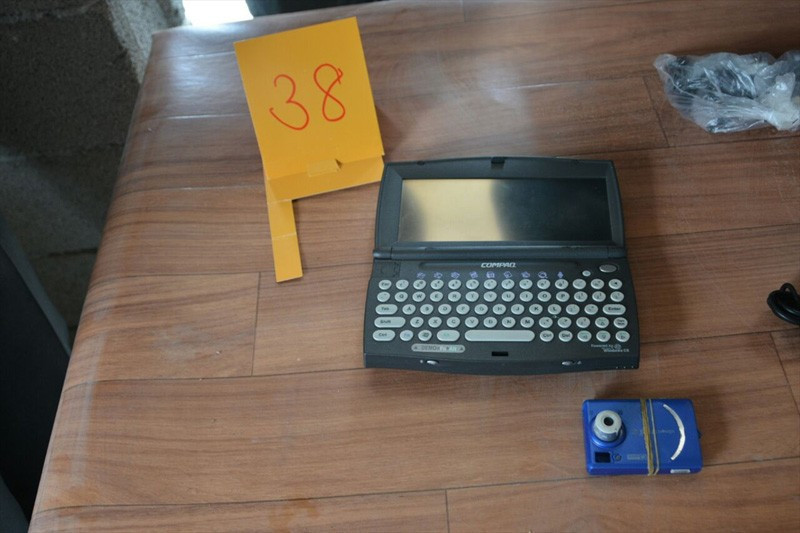 Firari FETÖ'cü müdürün evinden çıkanlara bakın! - Resim: 2