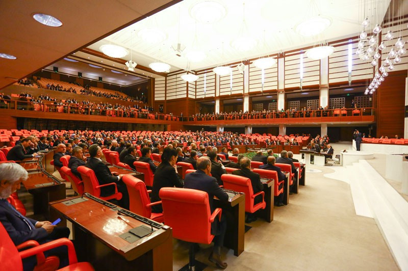 TBMM'de ilginç anlar! CHP'lilerin yanlışı Erdoğan'ı güldürdü - Resim: 2