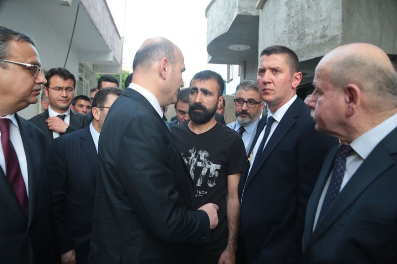 Soylu'dan panzerin ezdiği çocukların ailesine ziyaret - Resim: 1