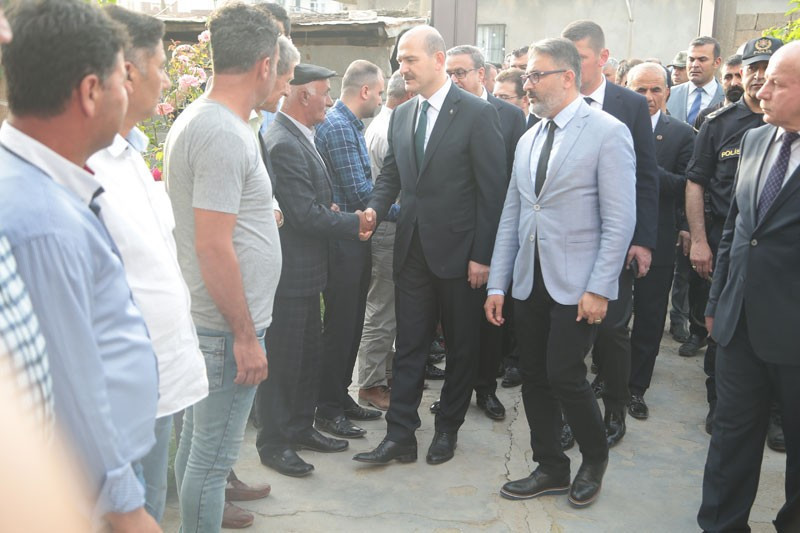 Soylu'dan panzerin ezdiği çocukların ailesine ziyaret - Resim: 4