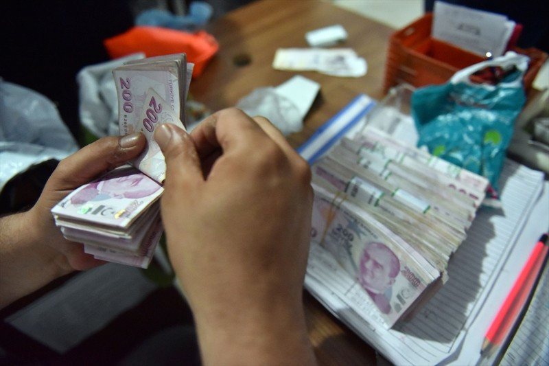 Yaşlı kadının otobüste unuttuğu çantadan çıkanlar şaşkına çevirdi - Resim: 2