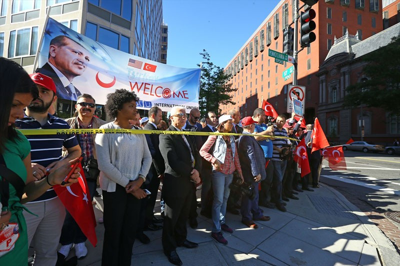 Erdoğan'ı Amerika'da bu posterle karşıladılar - Resim: 1