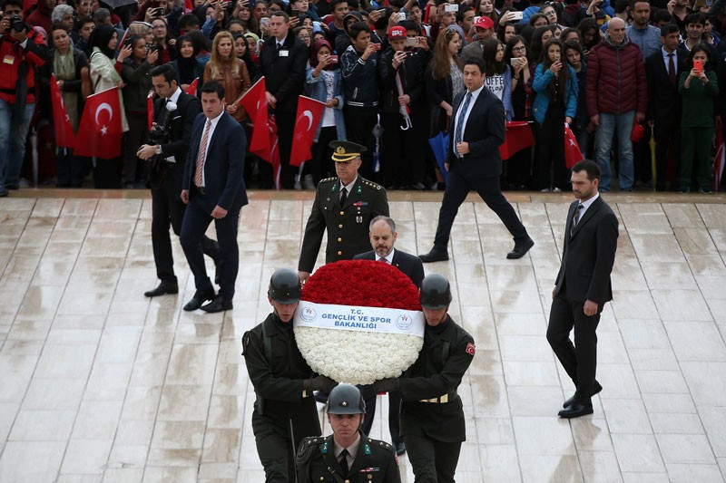 19 Mayıs coşkusuna bakın binlerce genç Anıtkabir'de - Resim: 1
